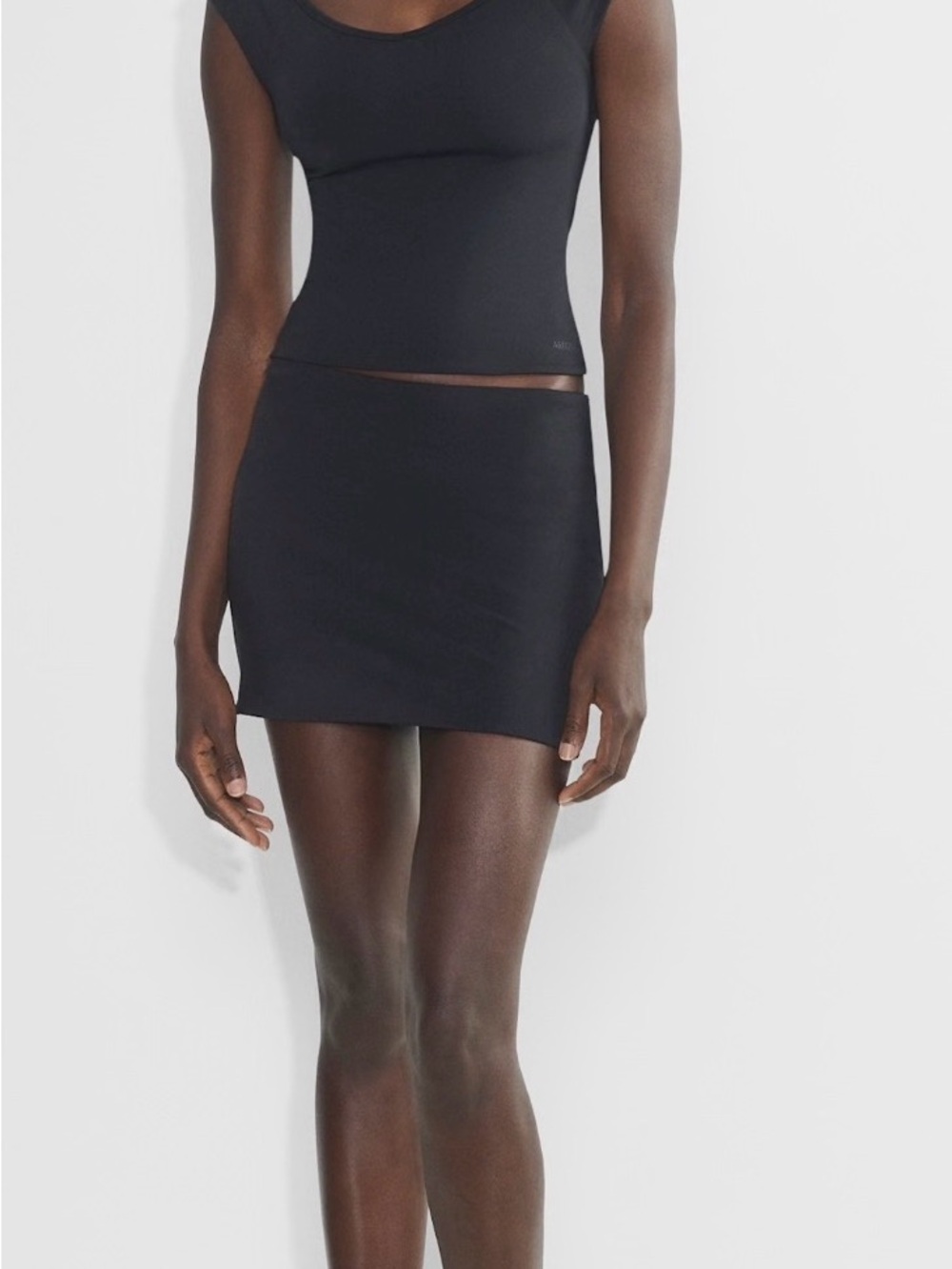 Aritzia Contour Enrich Skirt Black Small
